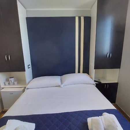 La Stanza Sul Porto Di Amalfi Camera Piccina Piccina Con Bagno Privato E Terrazzino Vista Mare Εξωτερικό φωτογραφία