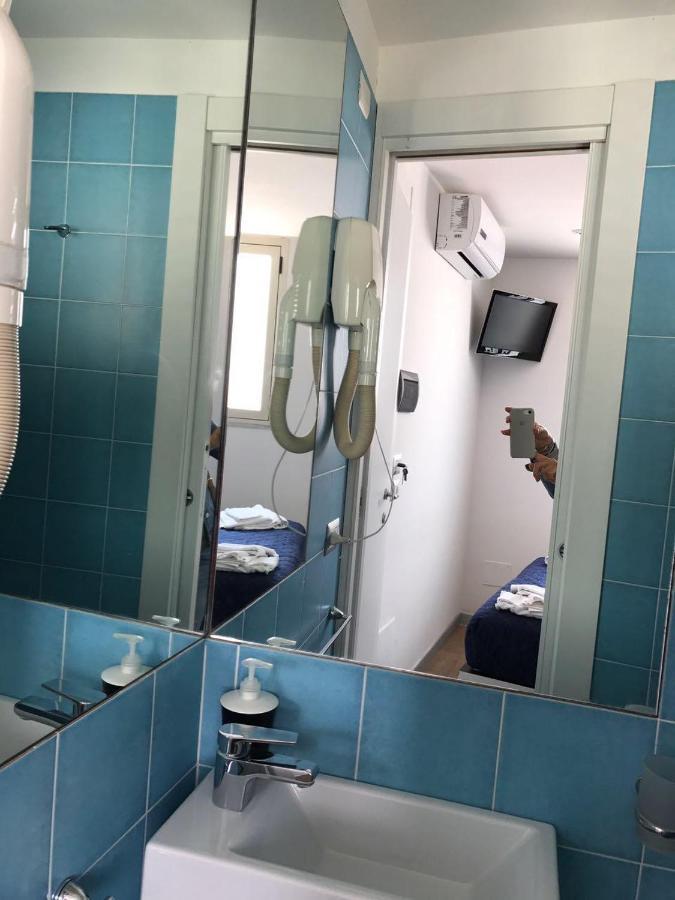 La Stanza Sul Porto Di Amalfi Camera Piccina Piccina Con Bagno Privato E Terrazzino Vista Mare Εξωτερικό φωτογραφία