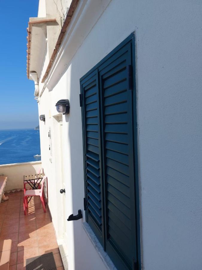 La Stanza Sul Porto Di Amalfi Camera Piccina Piccina Con Bagno Privato E Terrazzino Vista Mare Εξωτερικό φωτογραφία