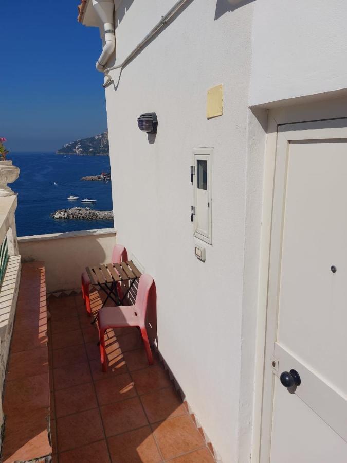 La Stanza Sul Porto Di Amalfi Camera Piccina Piccina Con Bagno Privato E Terrazzino Vista Mare Εξωτερικό φωτογραφία