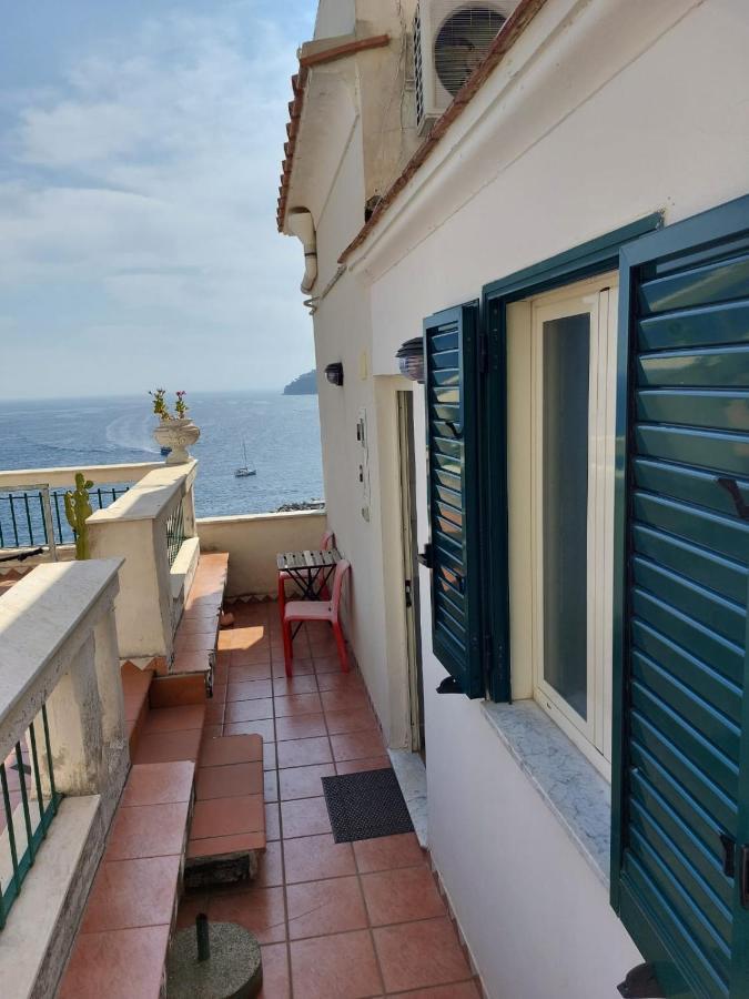 La Stanza Sul Porto Di Amalfi Camera Piccina Piccina Con Bagno Privato E Terrazzino Vista Mare Εξωτερικό φωτογραφία