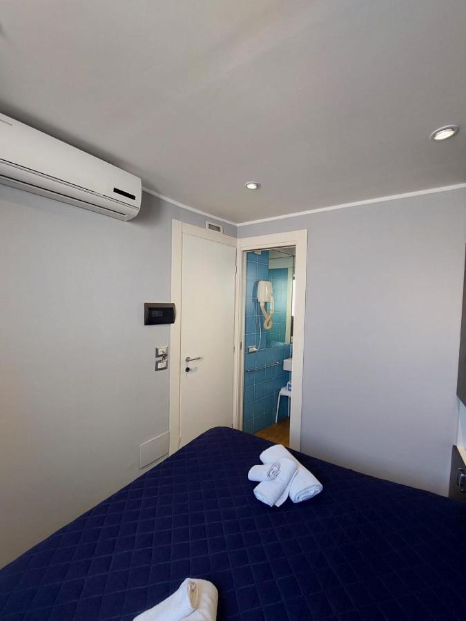La Stanza Sul Porto Di Amalfi Camera Piccina Piccina Con Bagno Privato E Terrazzino Vista Mare Εξωτερικό φωτογραφία
