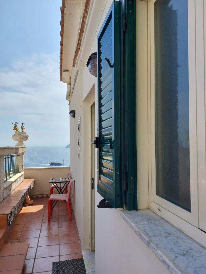 La Stanza Sul Porto Di Amalfi Camera Piccina Piccina Con Bagno Privato E Terrazzino Vista Mare Εξωτερικό φωτογραφία