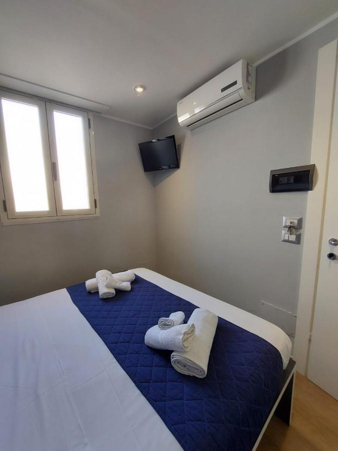 La Stanza Sul Porto Di Amalfi Camera Piccina Piccina Con Bagno Privato E Terrazzino Vista Mare Εξωτερικό φωτογραφία