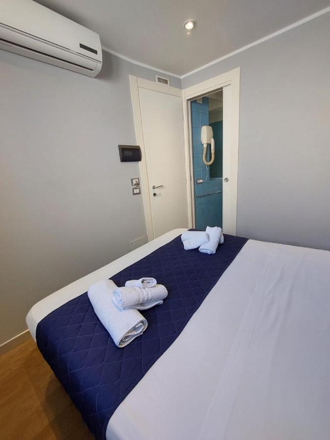 La Stanza Sul Porto Di Amalfi Camera Piccina Piccina Con Bagno Privato E Terrazzino Vista Mare Εξωτερικό φωτογραφία